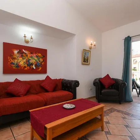 Las Flores 7 - Two Bed With 6-seater Jacuzzi * 美洲海滩