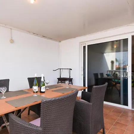 Las Flores 7 - Two Bed With 6-seater Jacuzzi