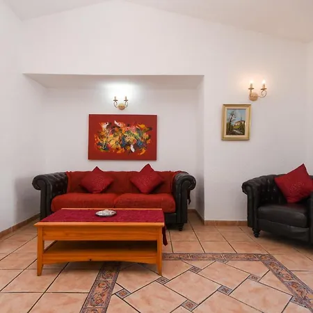 Las Flores 7 - Two Bed With 6-seater Jacuzzi 公寓