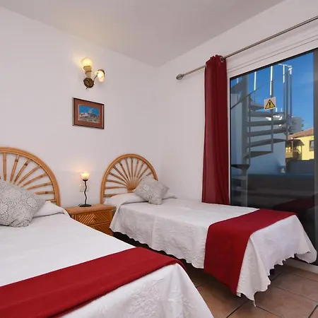 Apartment Las Flores 7 - Two Bed With 6-seater Jacuzzi *