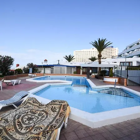 Apartment Las Flores 7 - Two Bed With 6-seater Jacuzzi